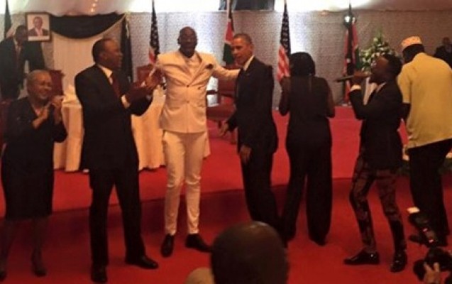 obama-afrikada-bele-reqs-etdi-