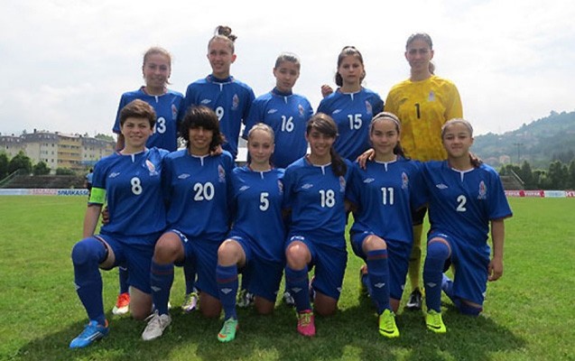 futbolcu-qizlarimizdan-qelebe-