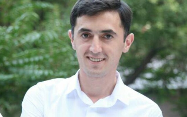 onlar-rauf-arifoglunun-kabinetine-gizlice-girirler-