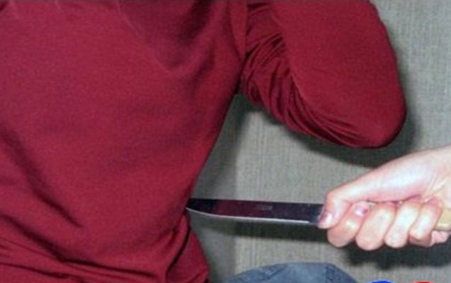 er-hamile-arvadini-bicaqladi-