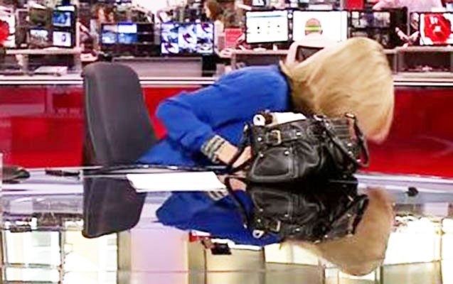 canli-yayim-4-deqiqe-tez-basladi-aparici-ise-