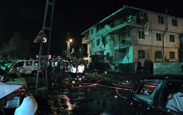 istanbulda-polis-bolmesinde-terror-akti-