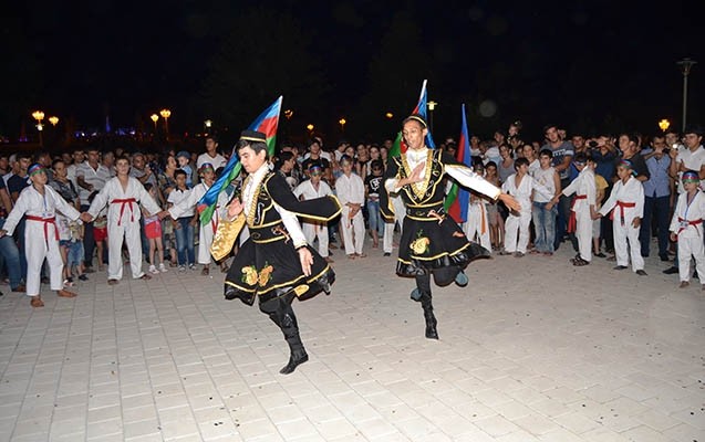 berdede-gencler-ucun-konsert-