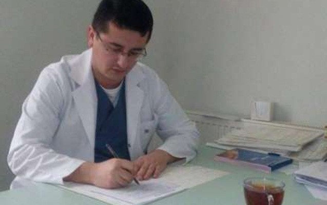 bir-qrup-hekim-jurnalistleri-tehqir-etdi-
