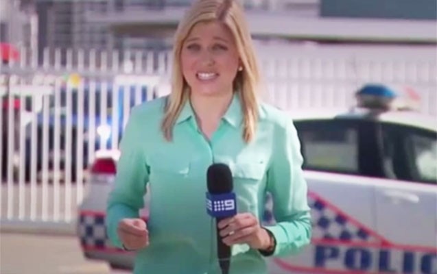 canli-efirde-aparicini-qarisqa-disledi-