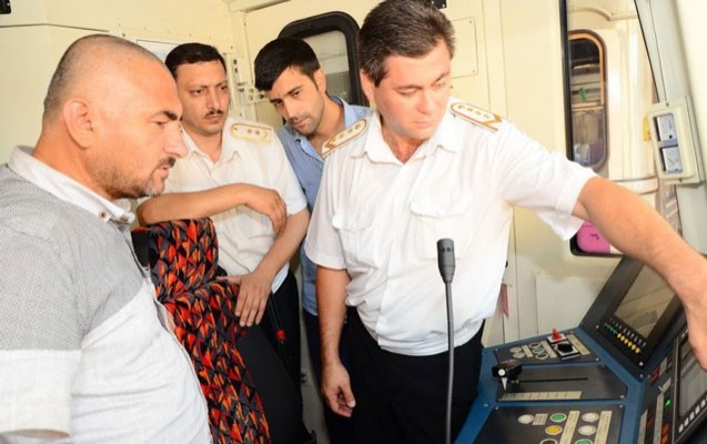 masinistlere-yeni-qatarlardan-istifade-oyredilir-