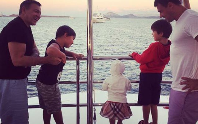 emin-leyla-eliyevanin-ovladliga-goturduyu-qizla-