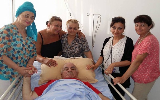 aktrisalar-xalq-artistine-bas-cekdi-