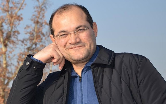 razi-nurullayev-qezet-ve-sayt-yaradir-