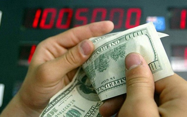 bezi-banklarda-dollar-satisina-