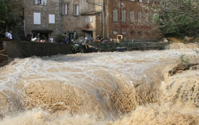 batumini-sel-apardi-