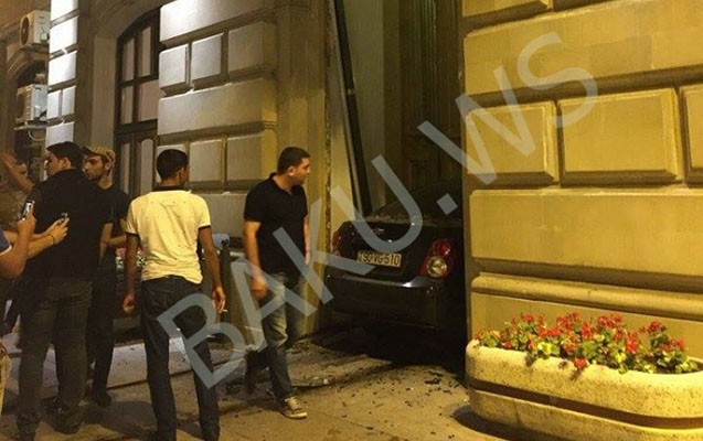 bakida-masin-socar-in-binasina-girdi-
