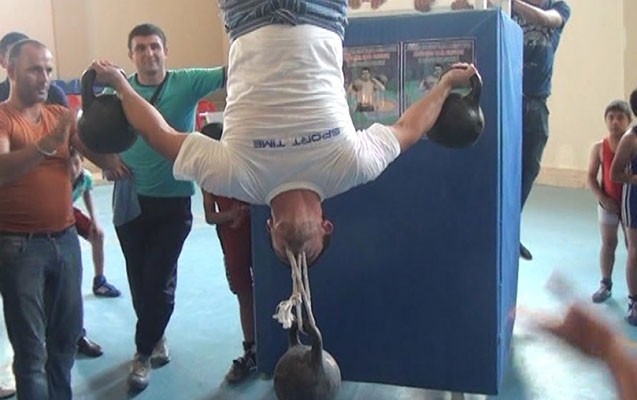 azerbaycan-idmancisinin-adi-rekordlar-kitabinda-