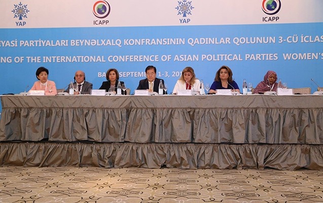 bakida-qadinlarla-bagli-beynelxalq-konfrans-