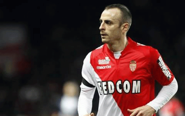 reqibi-pereyrani-qebeleye-verib-berbatovu-transfer-etdi-