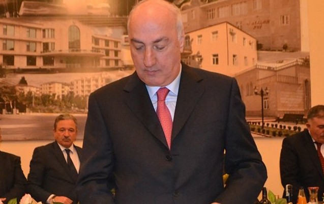 zakir-ferecov-abserondan-getdi-