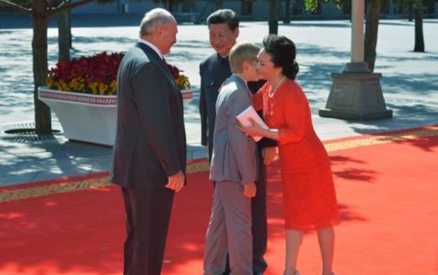 lukasenkonun-oglu-gulus-hedefi-oldu-