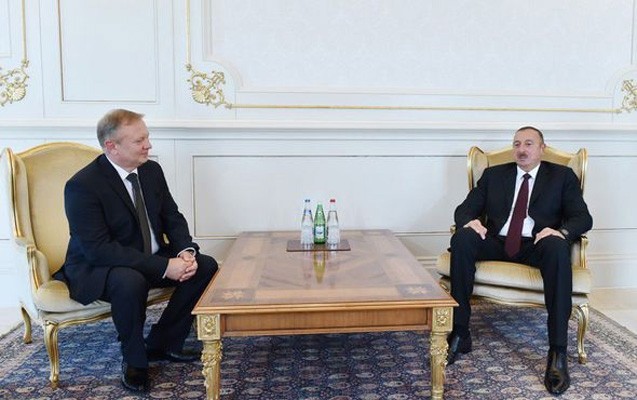 ilham-eliyev-yeni-sefirle-gorusdu-