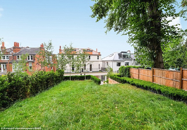 efsanevi-qrupun-evi-3-milyona-satilir-