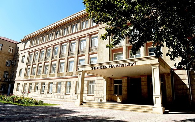 azerbaycanda-universitet-baglandi