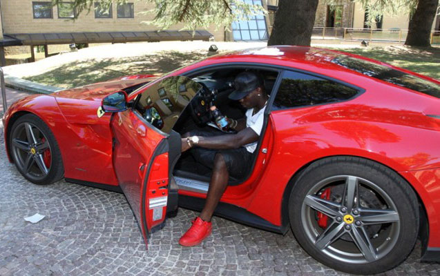 balotelli-suruculuk-huququndan-mehrum-edildi