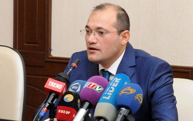 razi-nurullayev-terefdarlari-konfrans-kecidi