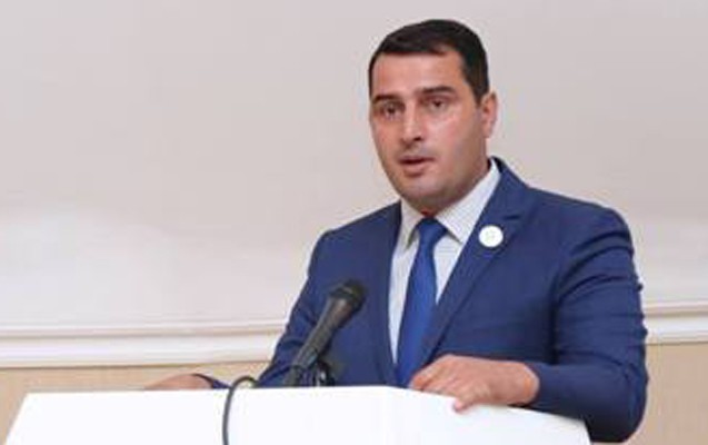 prorektor-vezifesinden-azad-olundu