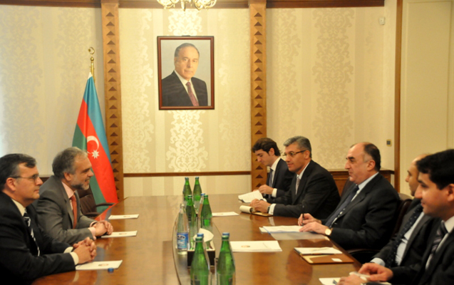 memmedyarov-nazir-muavini-ile-neleri-muzakire-etdi