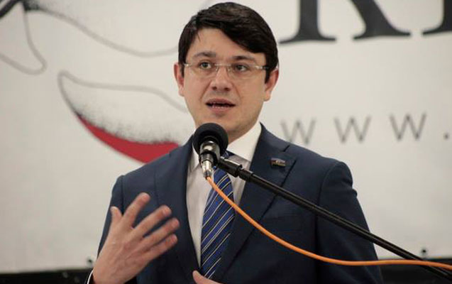 fuad-muradov-da-yeniden-namizeddir
