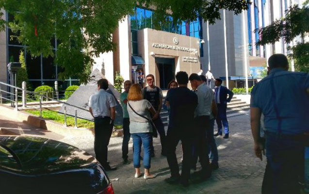 eks-deputatin-sirketinin-musterileri-
