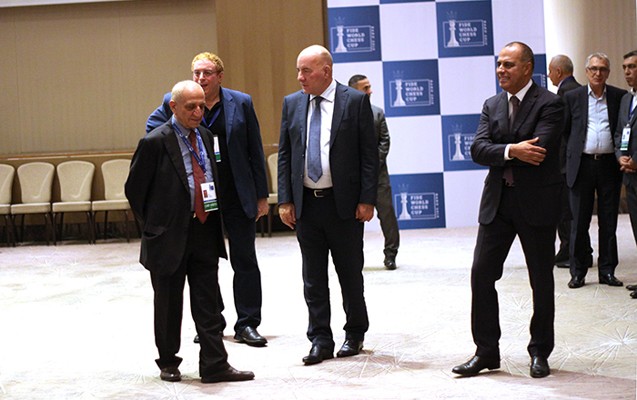elman-rustemovdan-sahmatcilara-destek-