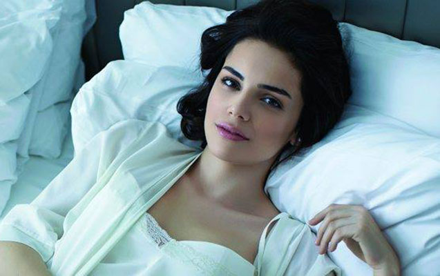 aktrisa-emeliyyat-olundu-