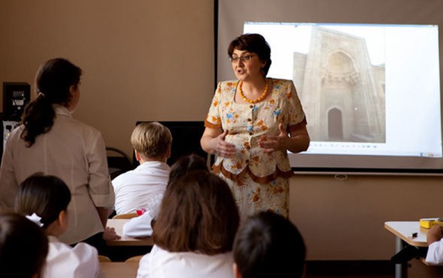 muellimlerin-maasi-niye-verilmir