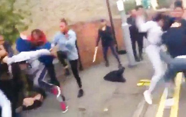 qizlar-oglana-gore-dalasdi