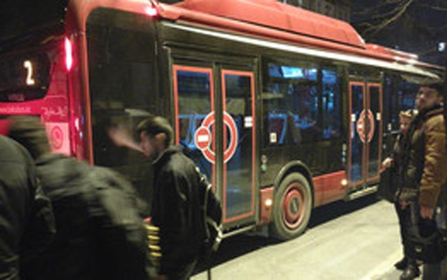 baku-bus-avtobusu-qeza-toretdi