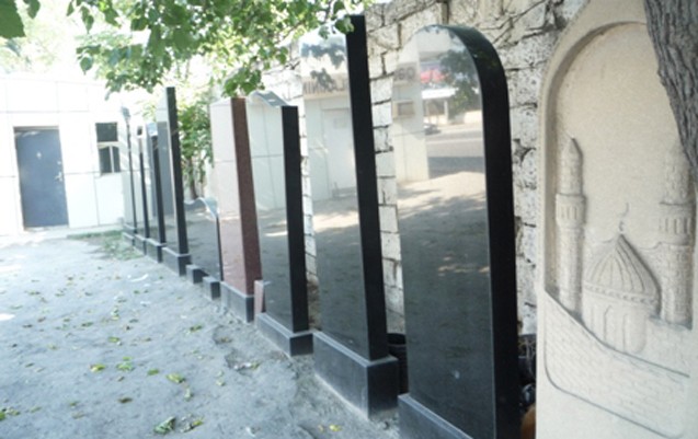 bakida-qebir-dasi-biznesi-