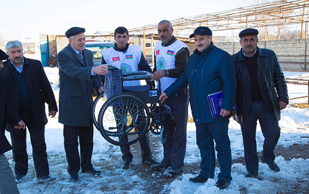 cingiz-qenizadeden-elil-secicilerine-hediyye