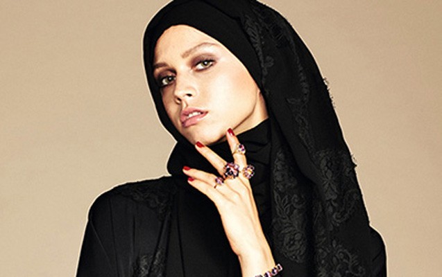 meshur-brendden-hicabli-qadinlar-ucun-geyimler