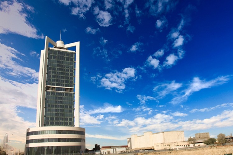 azerbaycan-milanda-dasinmaz-emlak-aldi