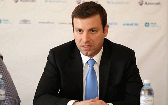 klublar-pula-qenaet-etmelidir