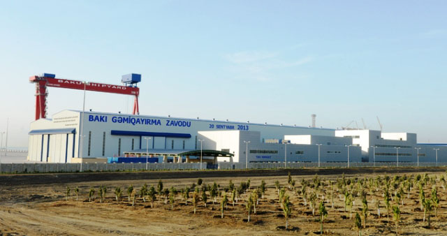 azerbaycanda-sualti-gemi-tikilir