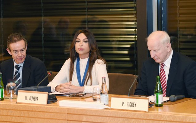 burada-olmaqdan-cox-xosbextem