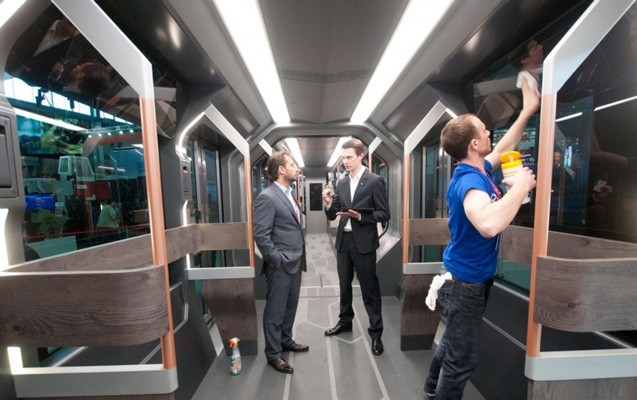 gozlenilen-qatar-baki-limanina-catdi