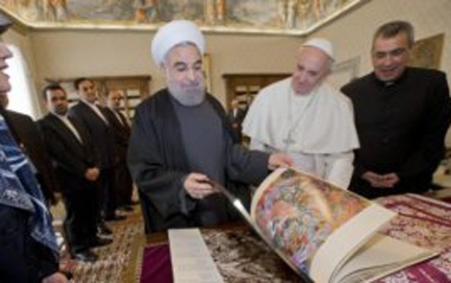 hesen-ruhani-papaya-xalca-bagisladi