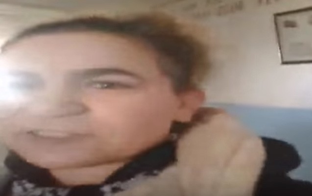 azerbaycanda-qadin-direktor-muellimi-silleledi