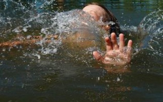 semkirde-mektebli-kanalda-batdi