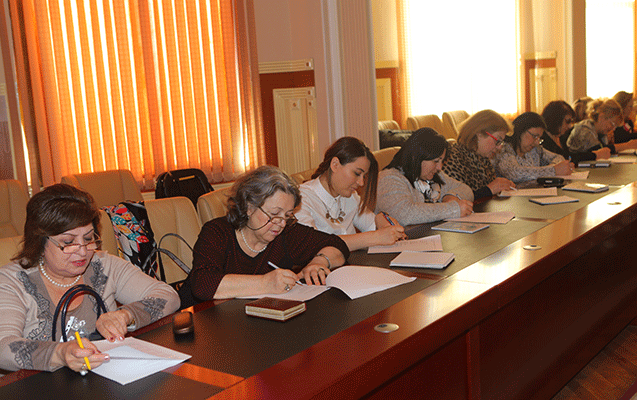 bdu-da-xarici-dillerin-tedrisi-metodikasi-muzakire-edilib