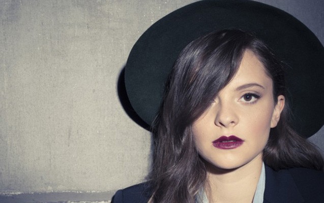 21-yasli-qiz-olkesini-eurovisionda-temsil-edecek