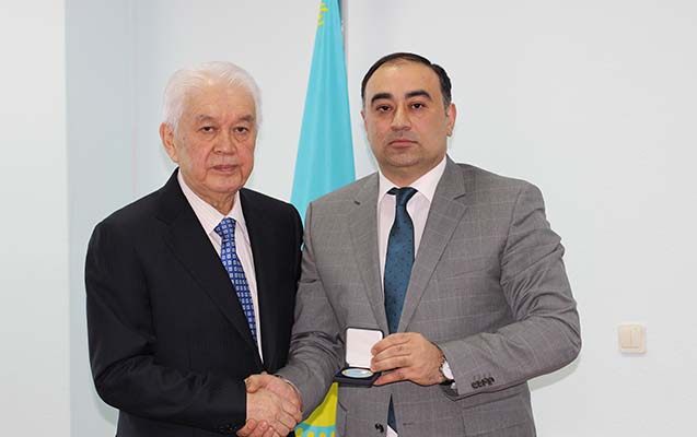 azerbaycanli-sefir-msk-sedri-ile-gorusub