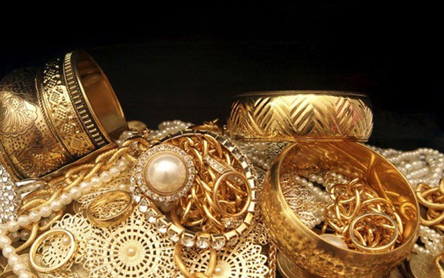 azerbaycanli-qadin-gomrukde-saxlandi